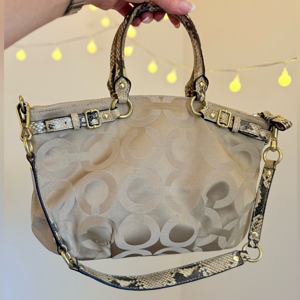 Coach Madison Signature satchel - Picture 3 of 6